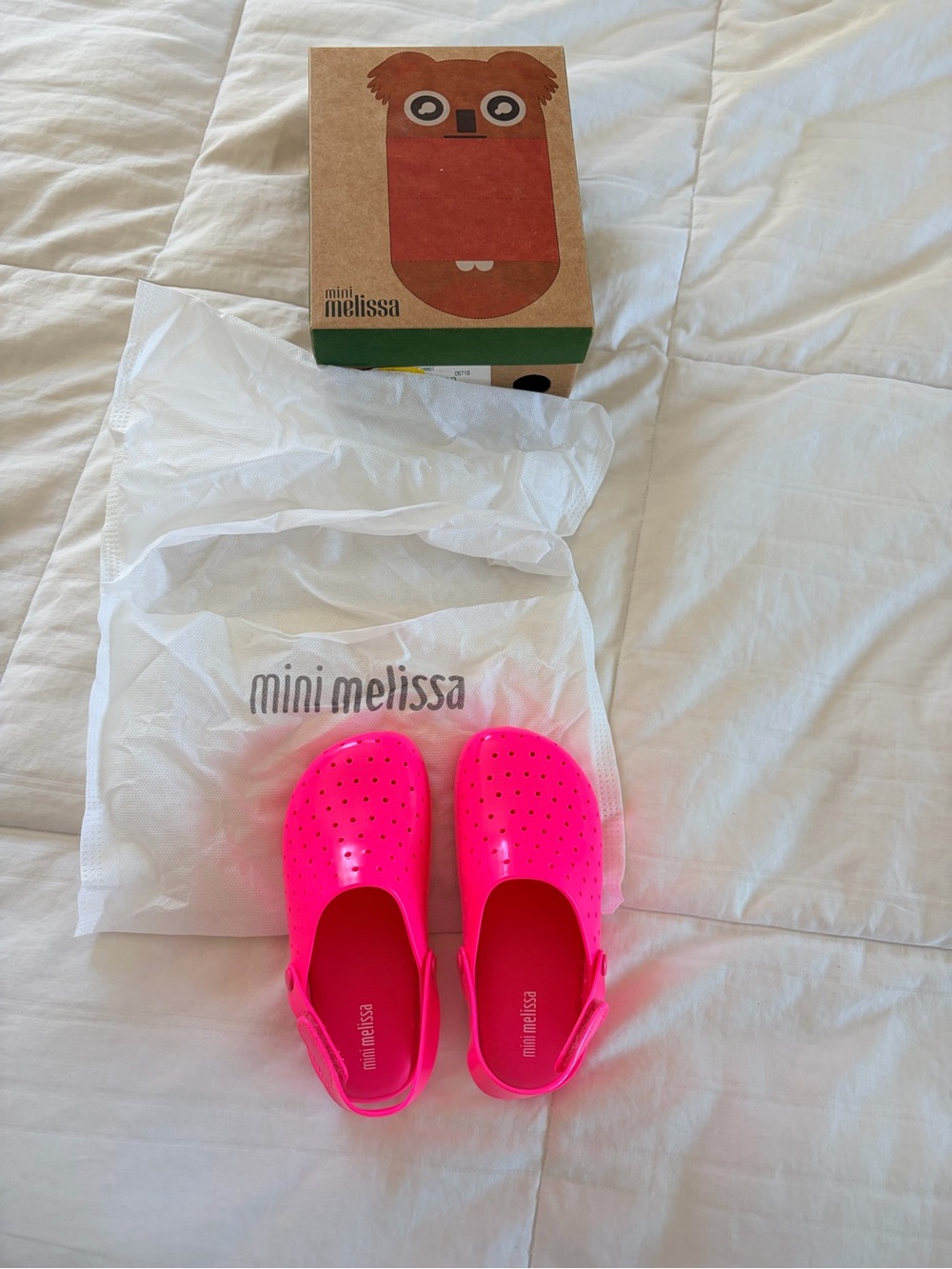 NWB🌈Mini Melissa Neon Pink Croc-like Sandals